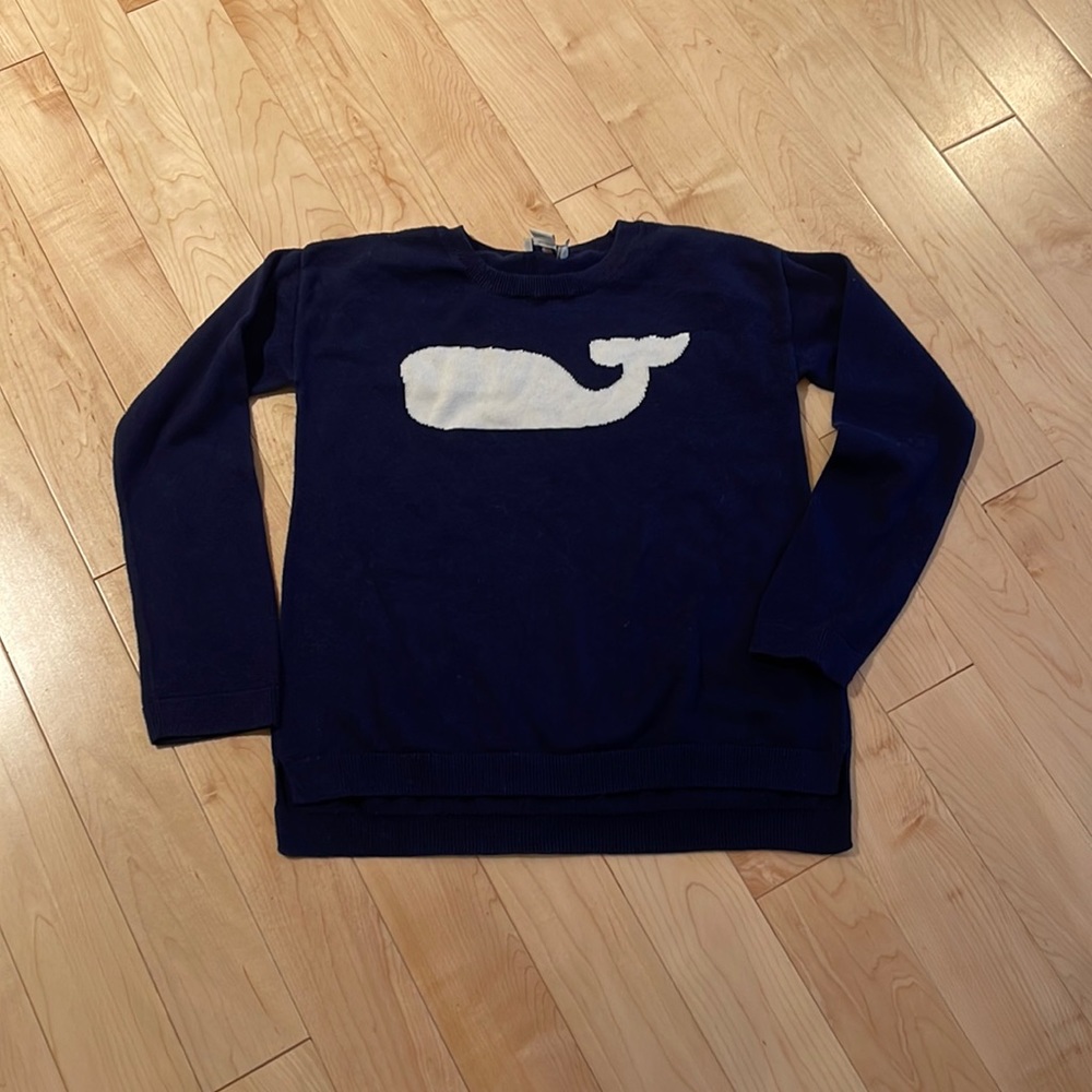 Girls vineyard Vines sweater size L
